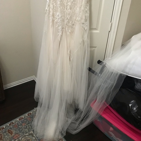 Wedding dress - Picture 5 of 8